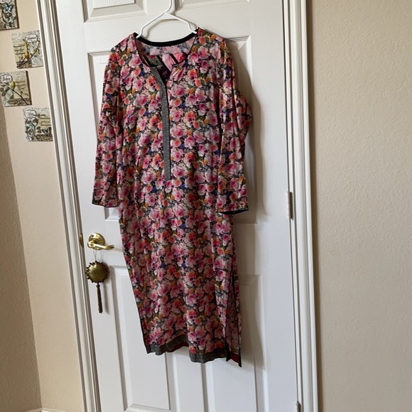 Pakistani and Indian desi outfit - Picture 6 of 8